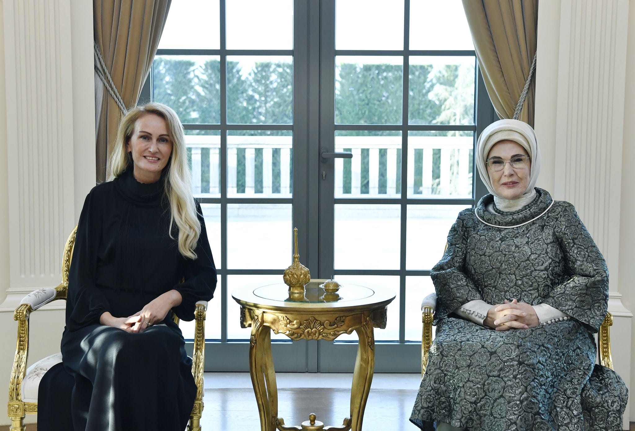 Emine Erdoğan, Nilden Bektaş Erhürman’ı ağırladı: Gönül birliğinin daha da pekişmesini temenni ediyorum