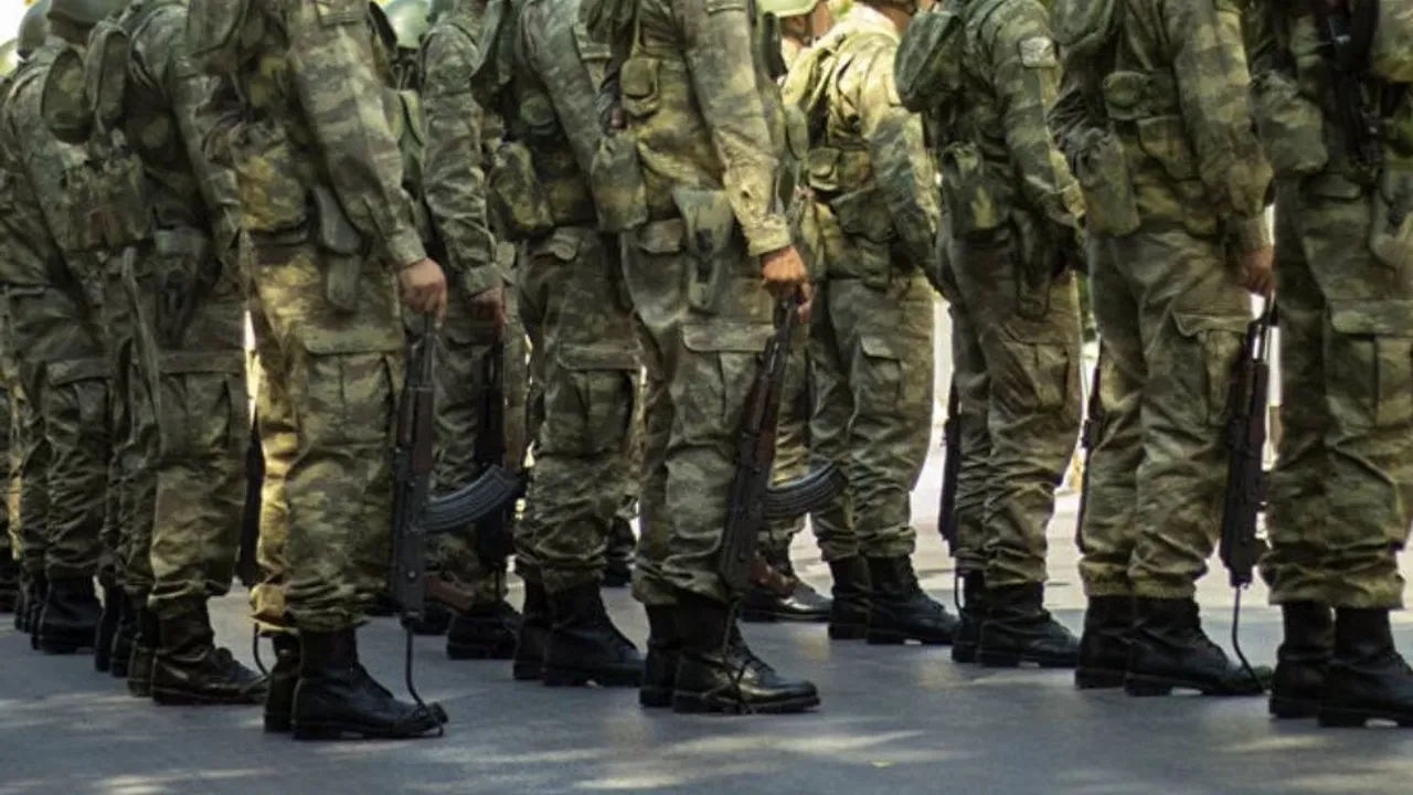 Devrim Barçın duyurdu: Uzman askerler için kritik düzenleme haftaya Meclis'in gündeminde