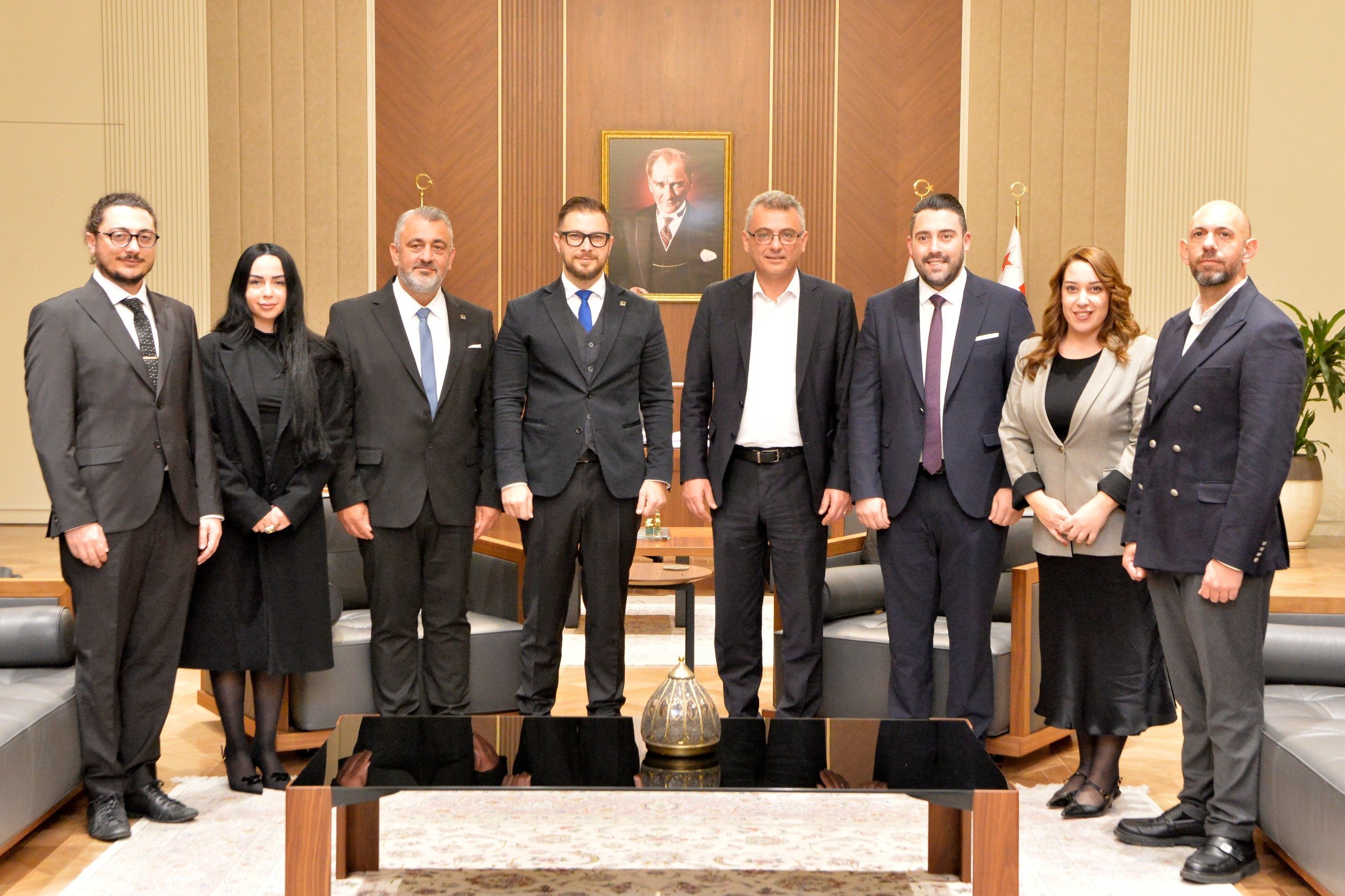 Cumhurbaşkanı Erhürman, KTMO Başkanı ve beraberindeki heyetle görüştü
