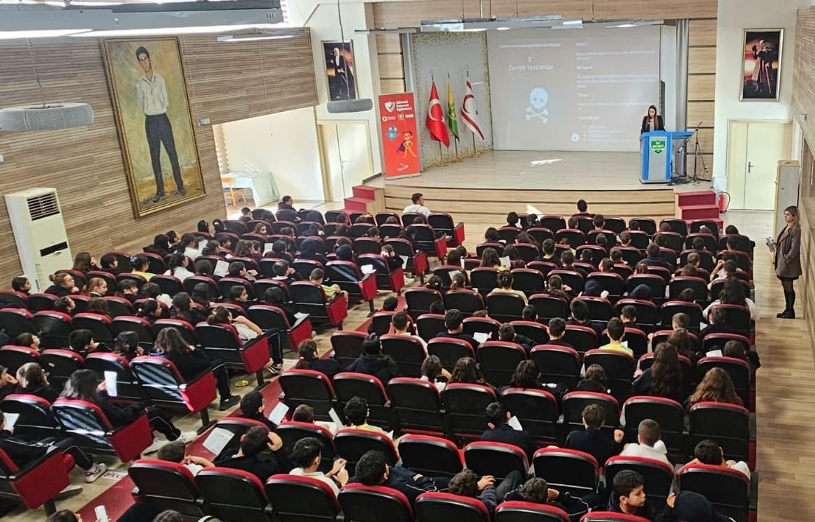 Telsim'in güvenli internet eğitimleri sürüyor