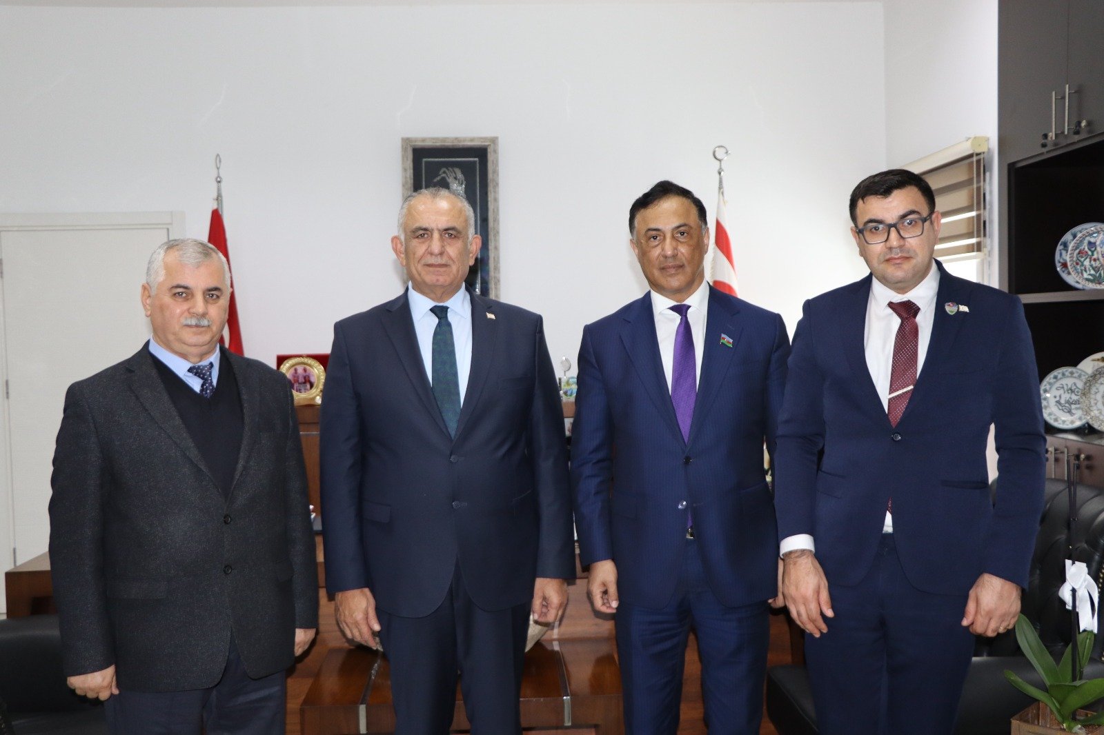 Bakan Çavuşoğlu Azeri Milletvekili Nasirov'u kabul etti