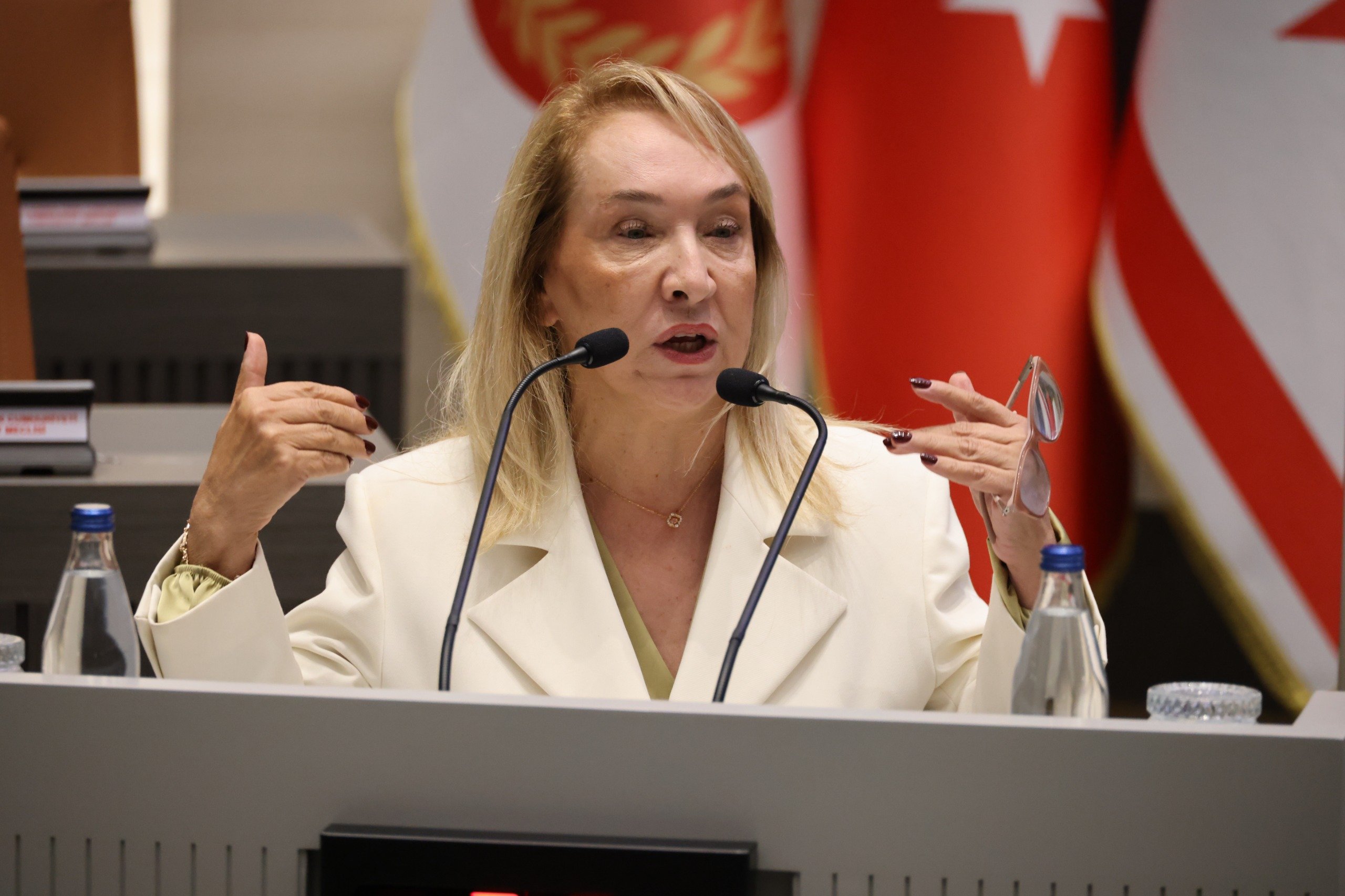 Filiz Besim: “Sağlıkta Bu Yönetim Anlayışı İflas Etmiştir”