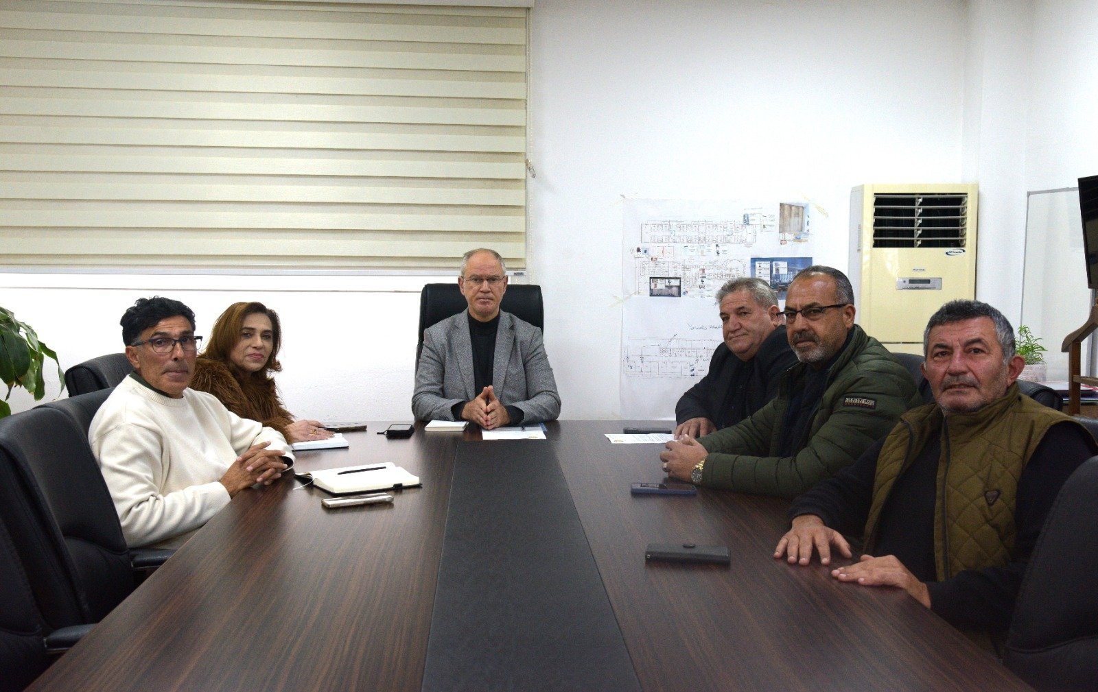 Bakan Hasipoğlu, Kıbrıs Türk İnşaat Taşeronları Birliği temsilcilerini kabul etti