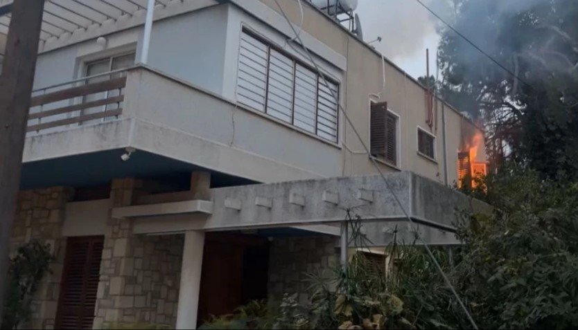 Lefkoşa Köşklüçiftlik’te bir evde yangın