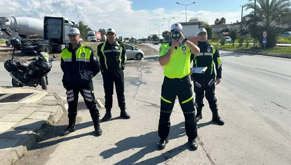 Ülke genelinde trafik denetimleri: 348 sürücü rapor edildi, 54 araç trafikten men edildi