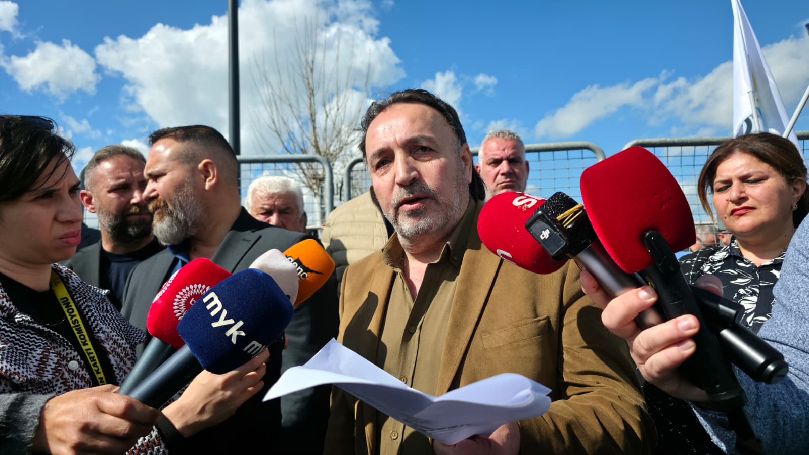 Atan: “Hükümeti ve aldığı grev yasağını tanımıyoruz”