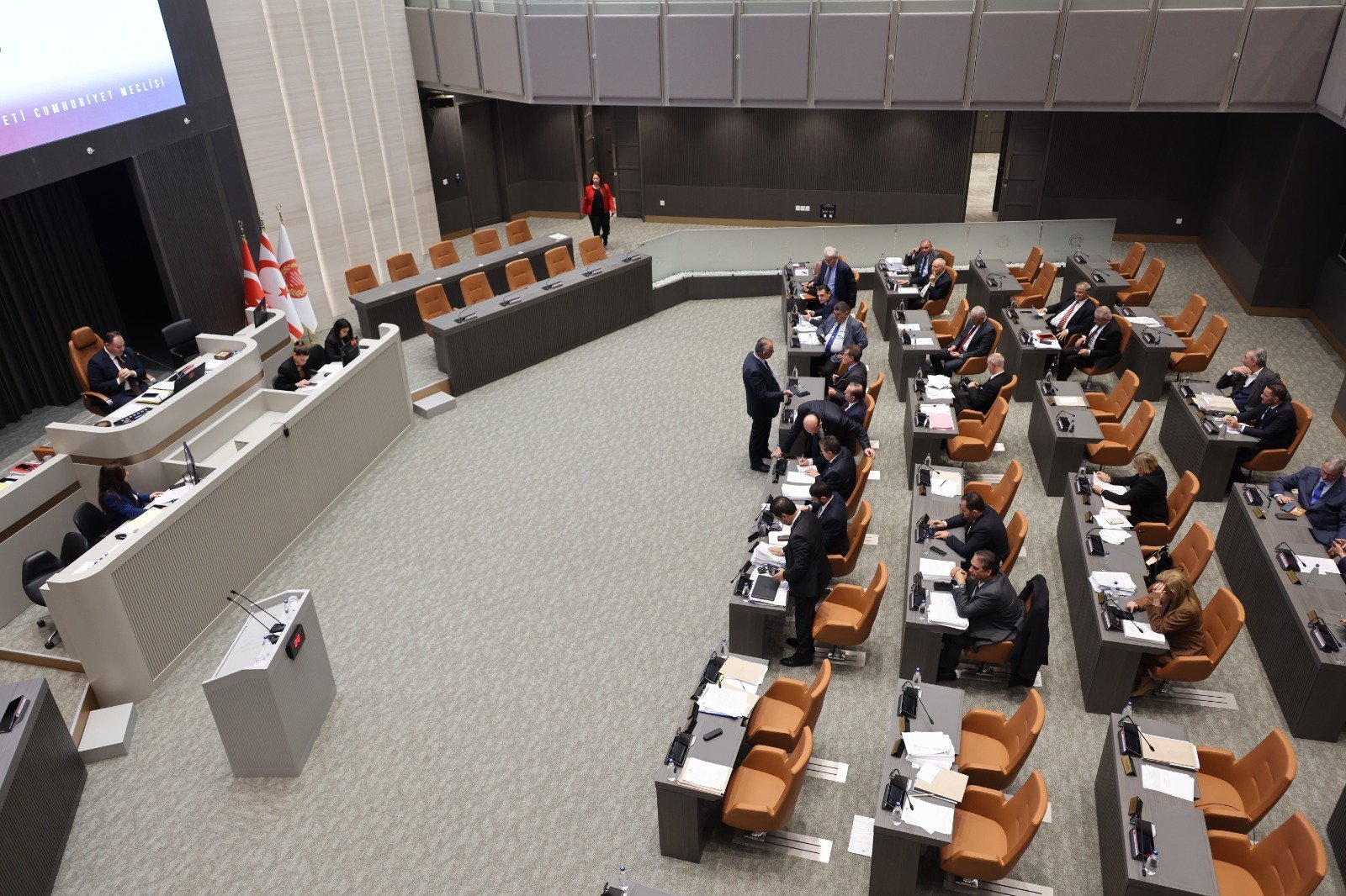 İş sağlığı ve güvenliği ile kamu çalışanlarının maaşlarına ilişkin yasa önerileri kabul edildi