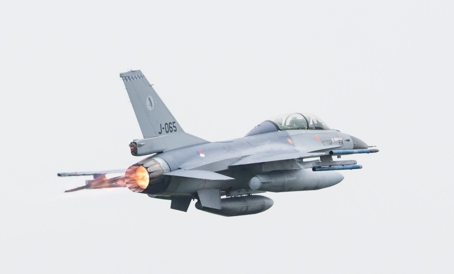 Yunan F-16’lar "şüpheli nesneleri” Lübnan hava sahası içerisinde engelledi ...