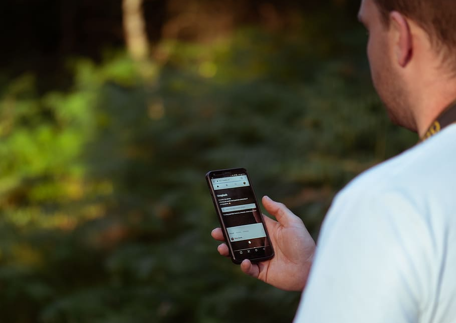 Güney Kıbrıs'ta olağanüstü hal durumunda cep telefonlarına SMS gönderme sistemi devreye alınıyor