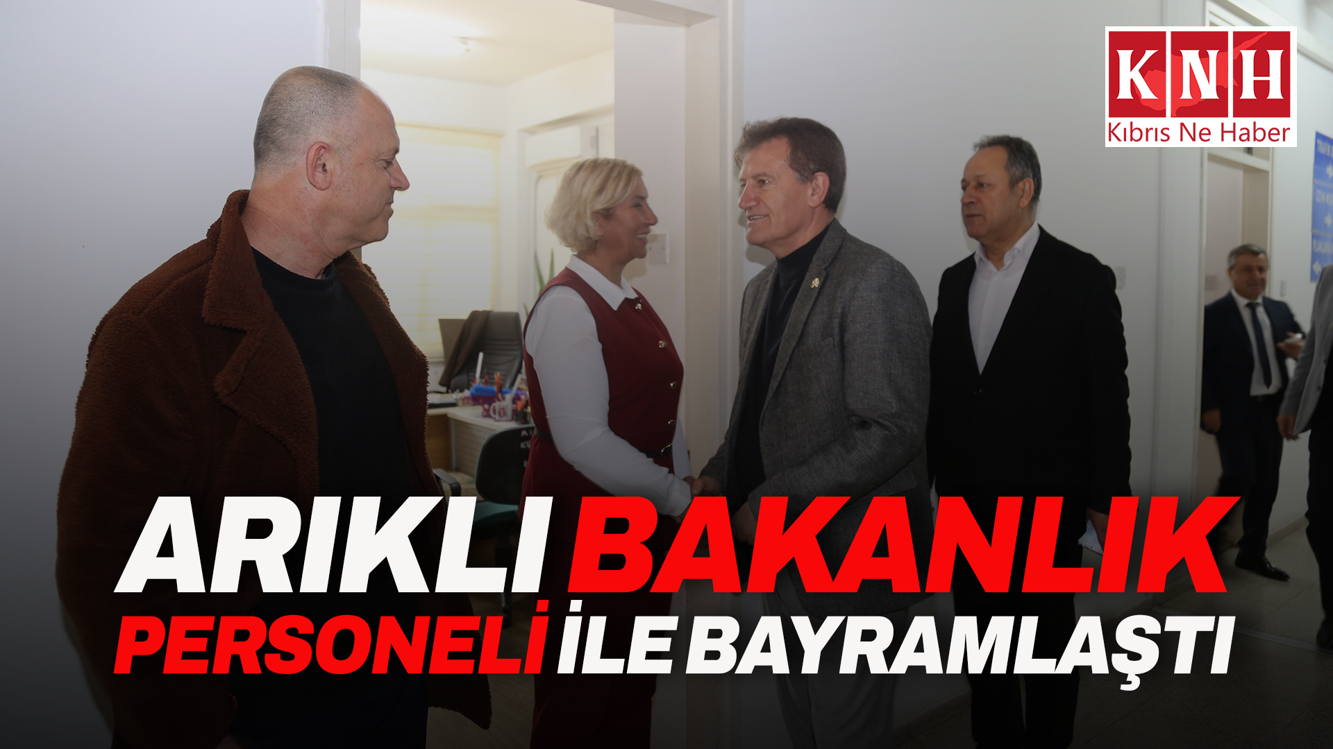 Arıklı, Bakanlık personeli ile bayramlaştı