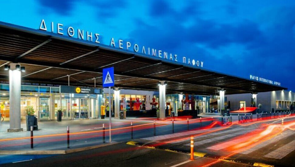 Bölgesel gerilim nedeniyle Kıbrıs'ın güneyinde 60 uçuş iptal edildi