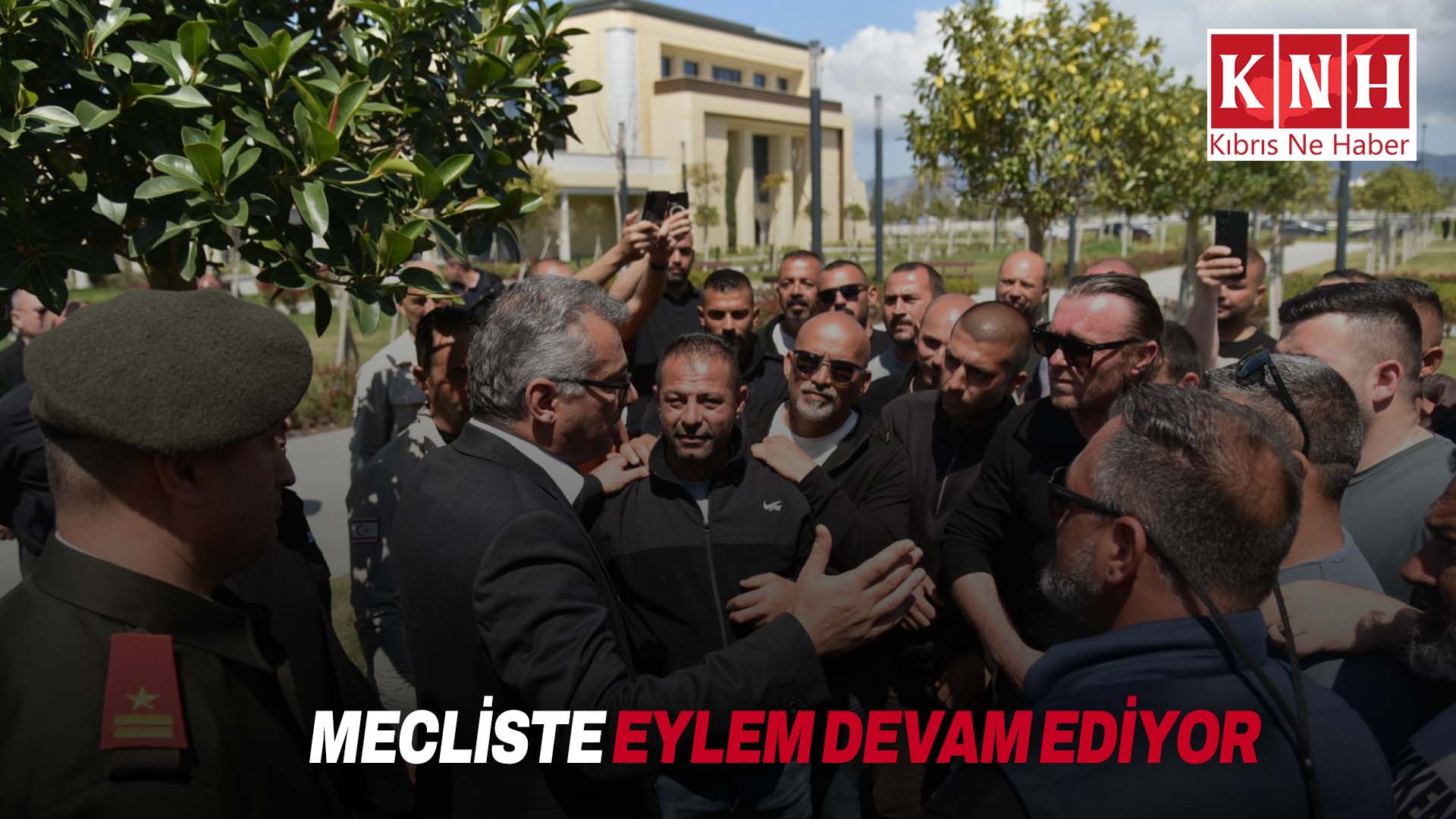 Meclis’te bekleyiş sürüyor