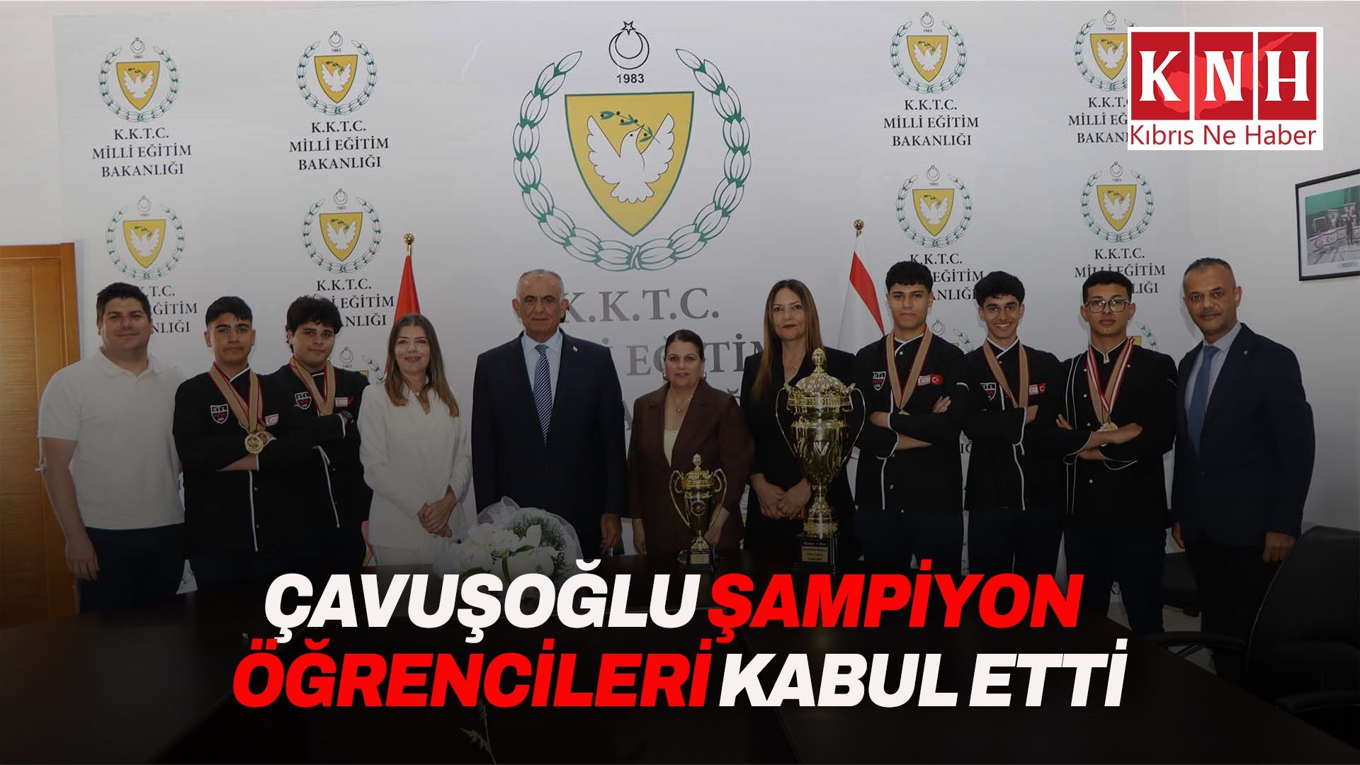 Çavuşoğlu, Tunus'ta ödül kazanan Haydarpaşa Ticaret Lisesi öğrencilerini kabul etti