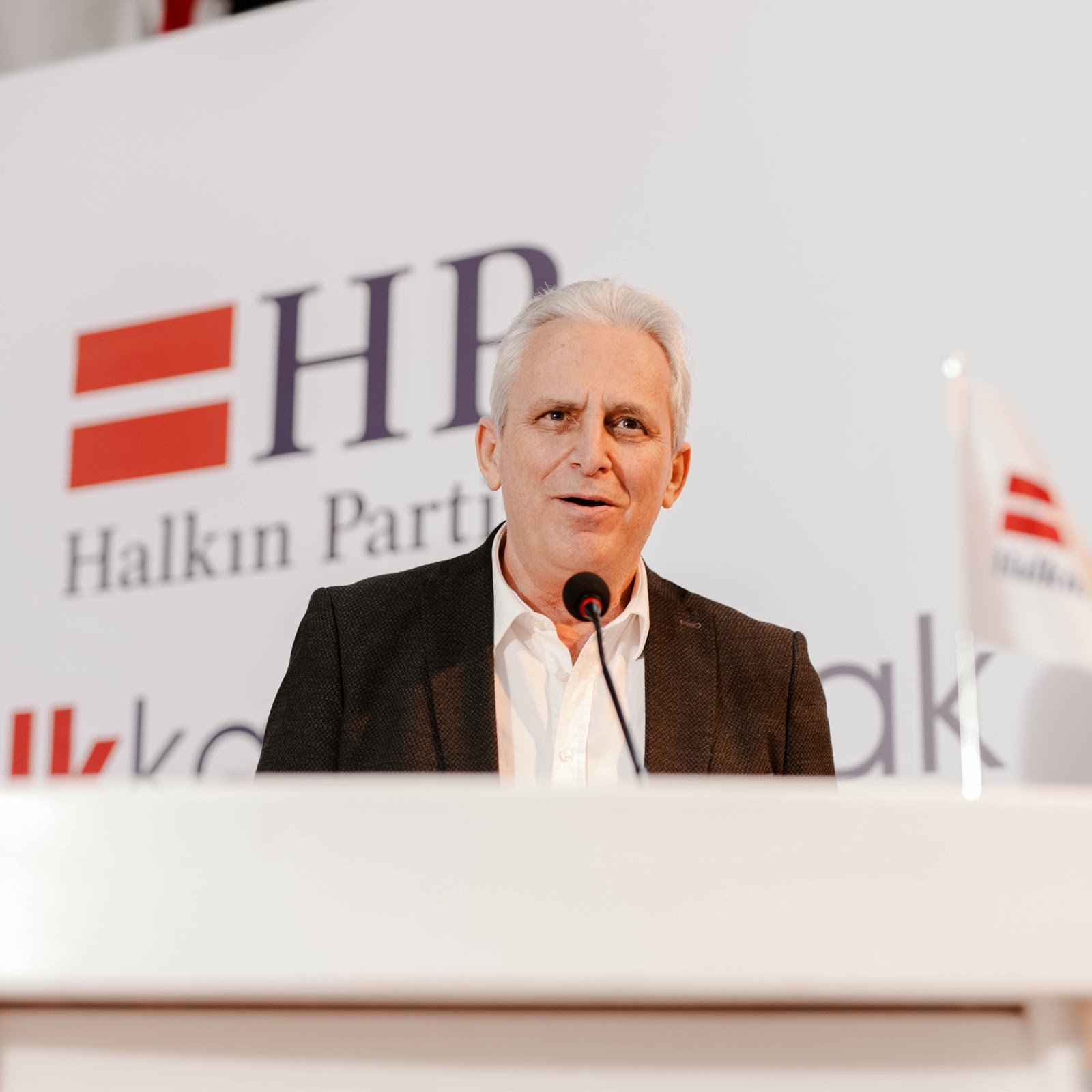 Köroğlu, HIV iddialarıyla ilgili açıklama yapılması çağrısında bulundu