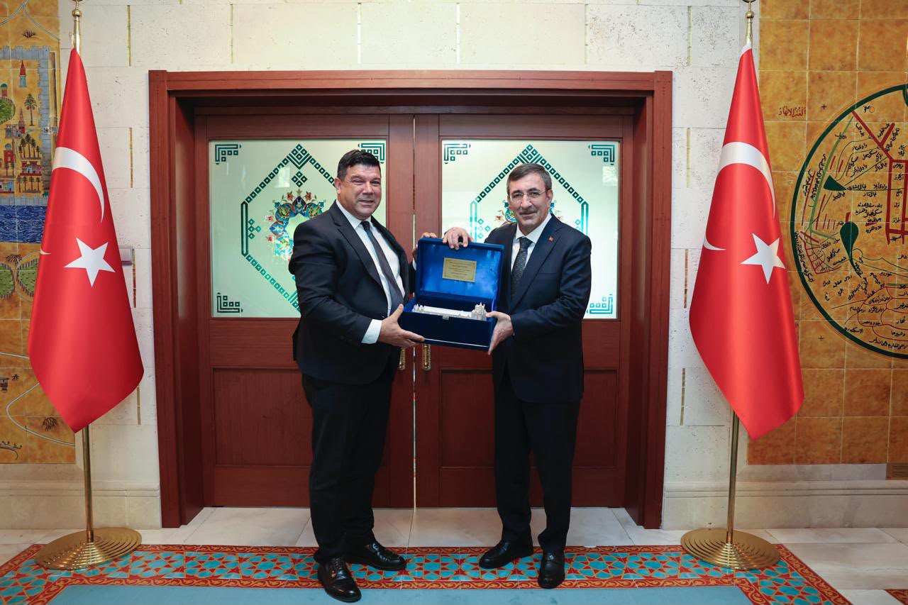 DAÜ Rektörü Kılıç, Türkiye Cumhurbaşkanı Yardımcısı Yılmaz’ı ziyaret etti