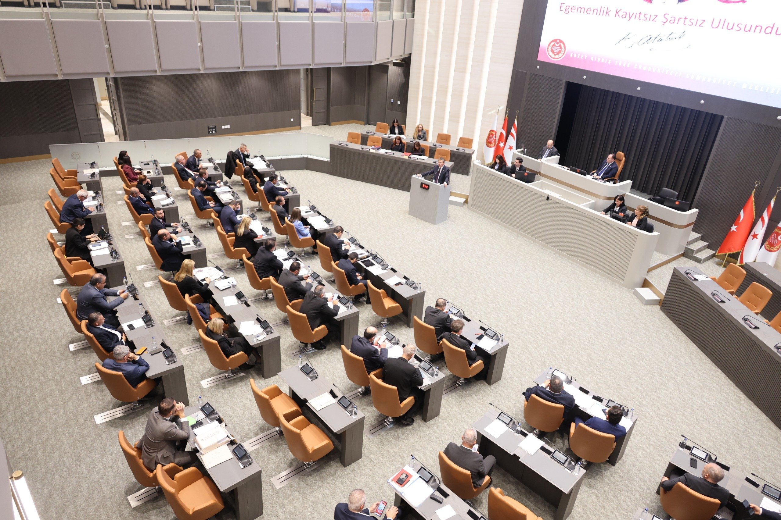 Meclis Genel Kurulu'nda, 7 yasa tasarısına ivedilik alındı