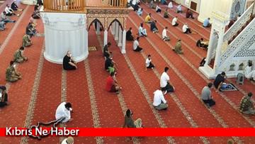 Cuma Namazı Seyreltilmiş Saf Düzenine Göre Kılındı