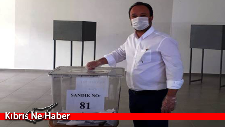 Adaylar, parti genel başkanları ve eski Cumhubaşkanları da oylarını kullandı