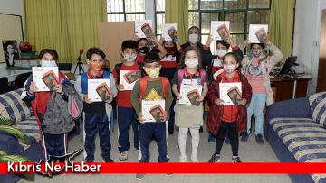 Gönyeli Belediyesi’nden eğitime 160 tablet