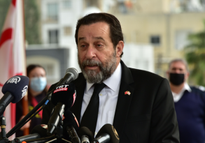 Serdar Denktaş: “Ne Rum’a yama, ne de Türkiye’ye vilayet olmayı kabul etmem”