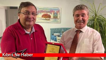 Üstel’den Bülent Dizdarlı’ya plaket!