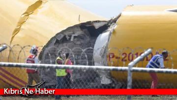 Acil iniş yapan uçak pistte ikiye ayrıldı