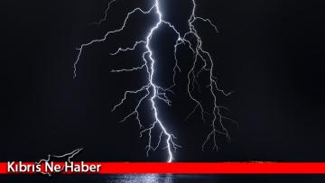 Yıldırım düştü: 17 kişi öldü