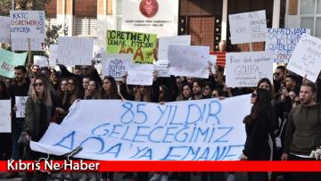 AÖA öğrencileri Meclis önüne yürüdü