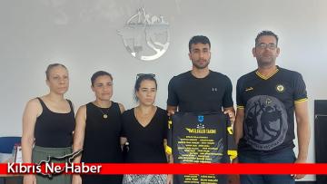 Erten Gazi, Şampiyon Melekleri Yaşatma Derneği’ni ziyaret etti