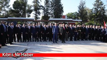 Lefkoşa Atatürk Anıtı önünde tören düzenlendi