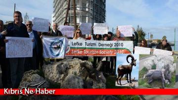 Lefke’de Muflon Heykeli zarara uğratıldı… Lefke örgütleri saldırıyı protesto etti