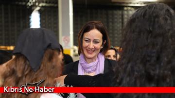 Derya: Başınız sıkışırsa bilin ki kız kardeşleriniz burada