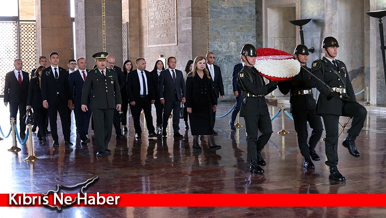 Meclis komitesi Anıtkabir’i ziyaret etti