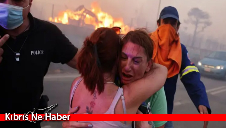 Yunanistan’da orman yangınları nedeniyle binlerce kişi tahliye ediliyor