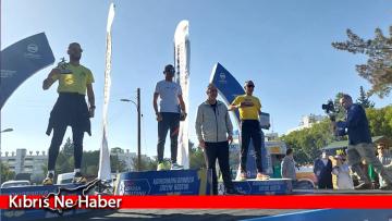 Ülker Lefkoşa Maratonu’nda dereceye giren koşuculara ödülleri verildi