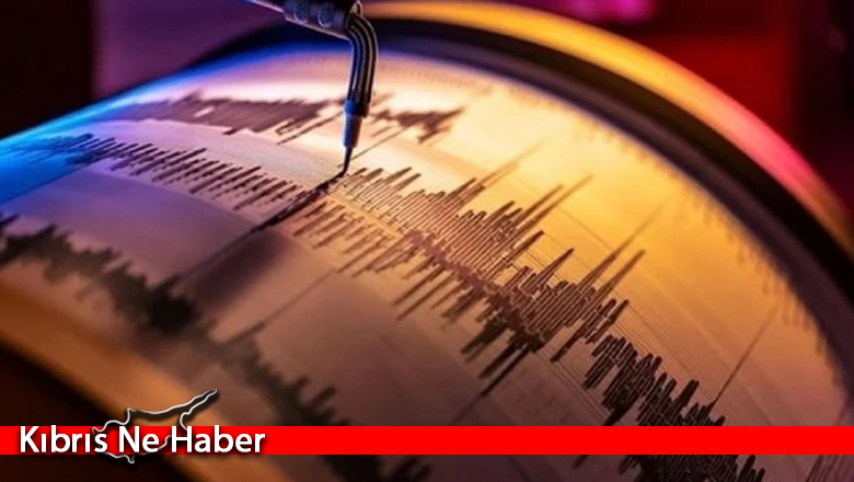 Ege Denizi’nde 4,9, Marmara Denizi’nde 4,1 büyüklüğünde deprem