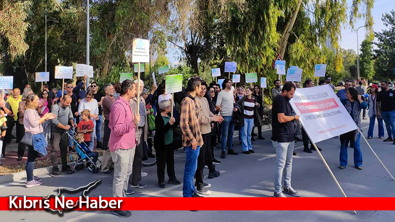 Kimliksizler Derneği’nden toplu vatandaşlık başvurusu eylemi