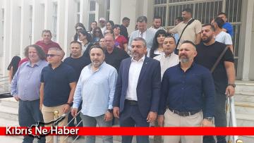 Sendikalar Posta Dairesi’nde uyarı grevi yaptı, süresiz grev uyarısında bulundu