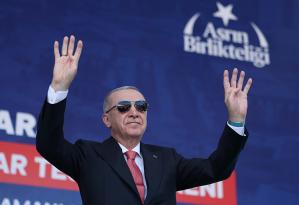 Cumhurbaşkanı Erdoğan: En kısa sürede asrın felaketinin şehirlerimizde açtığı yaraları sarmanın derdindeyiz