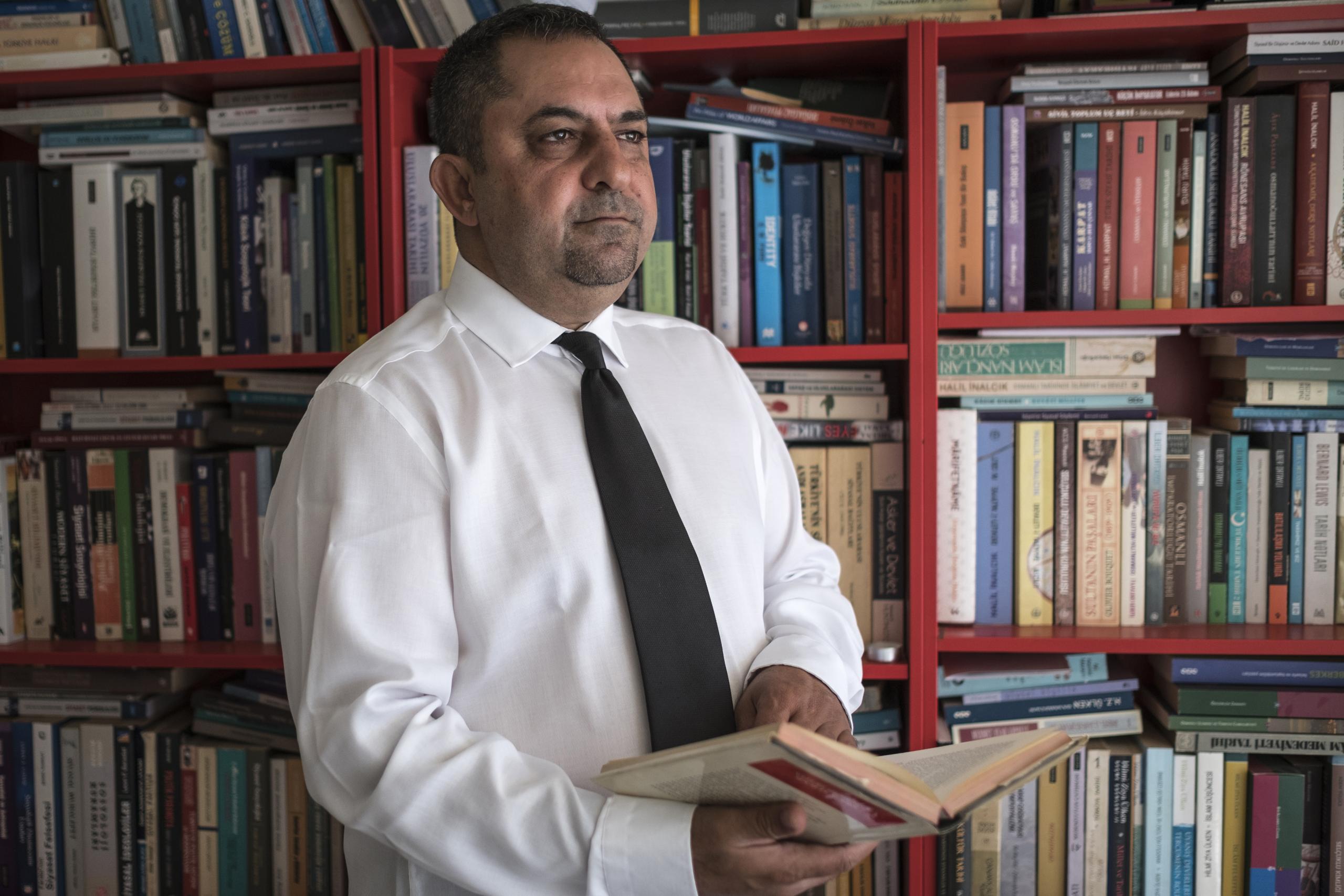 Prof. Dr. Mehmet Hasgüler: “Tatar da Erhürman da Ankara’nın adayı, kaybeden Kıbrıslı Türkler olacak”