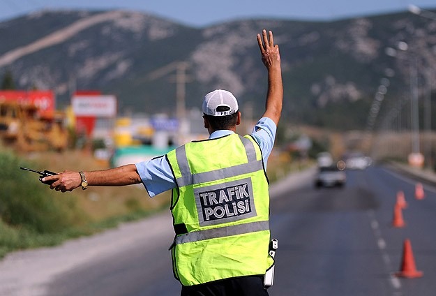 Trafik denetimlerinde 297 sürücü rapor edildi…1 kişi tutuklandı