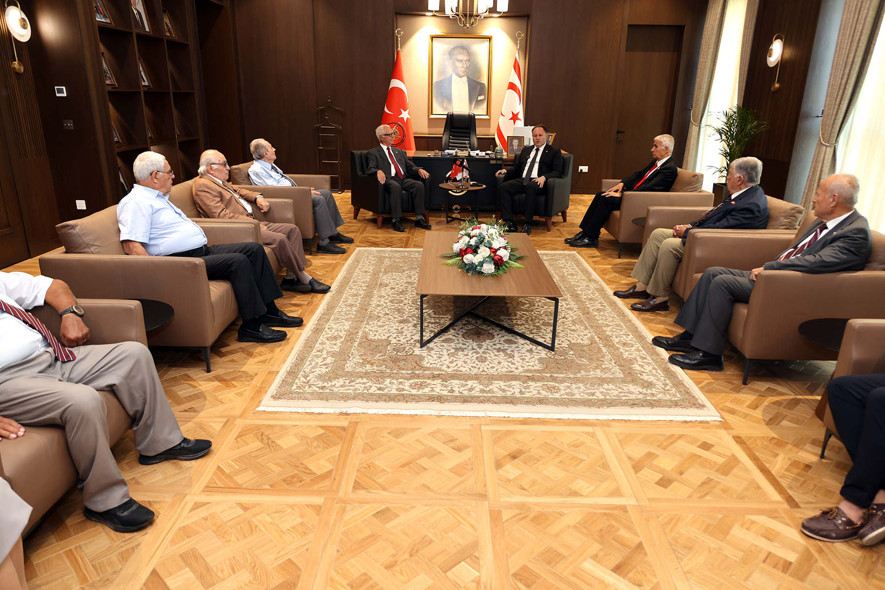 Öztürkler, TMT Mücahitler Derneği heyetini kabul etti