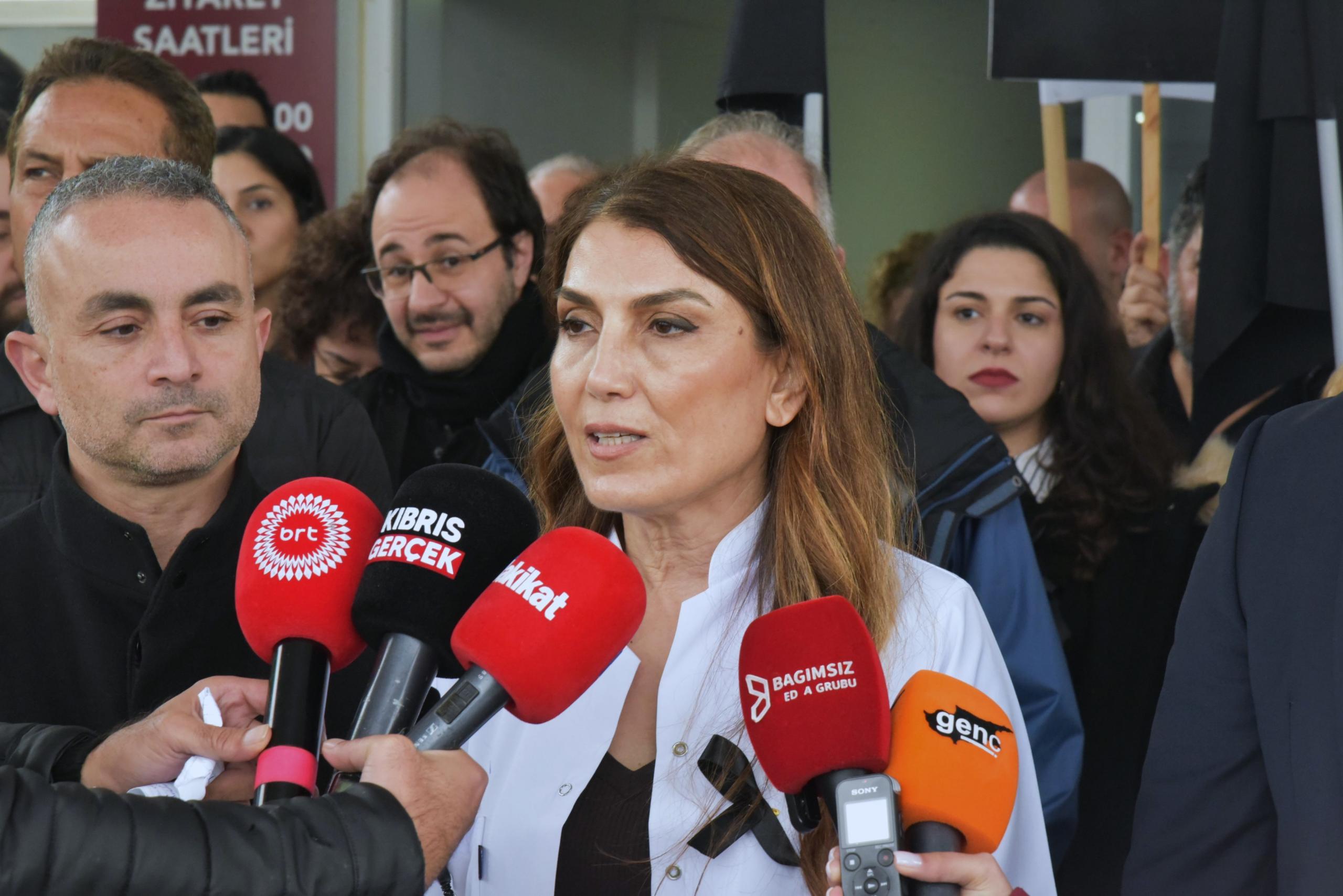 Gürkut: “Sağlık hizmetleri, hasta sayısı ve talebe cevap veremez hale getirildi”