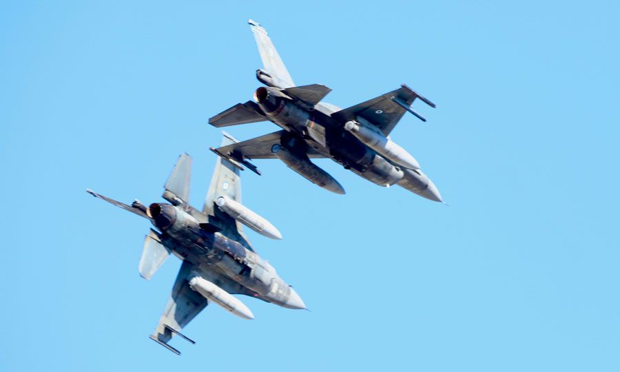 Güney Kıbrıs yeniden alarmda… 2 Yunan F-16 savaş uçağı havalandı