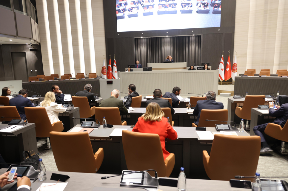 Genel Kurul bugünkü çalışmalarını tamamladı, üç yasa tasarısı ve iki yasa önerisi onaylandı