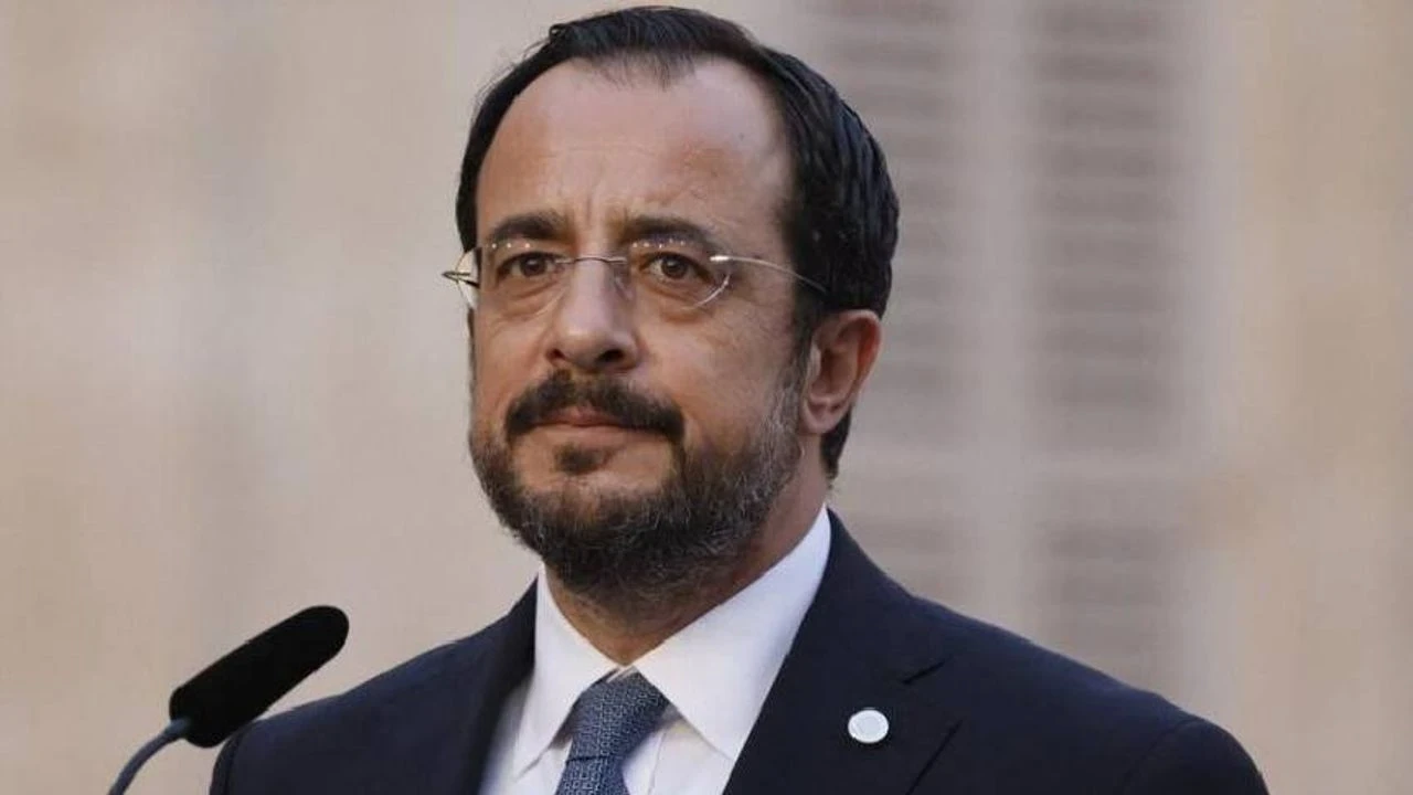 Hristodulidis: “İngiliz üslerinin statüsünün değiştirilmesi konusunda ‘hiçbir şeyi ihtimal dışı bırakmadık'”