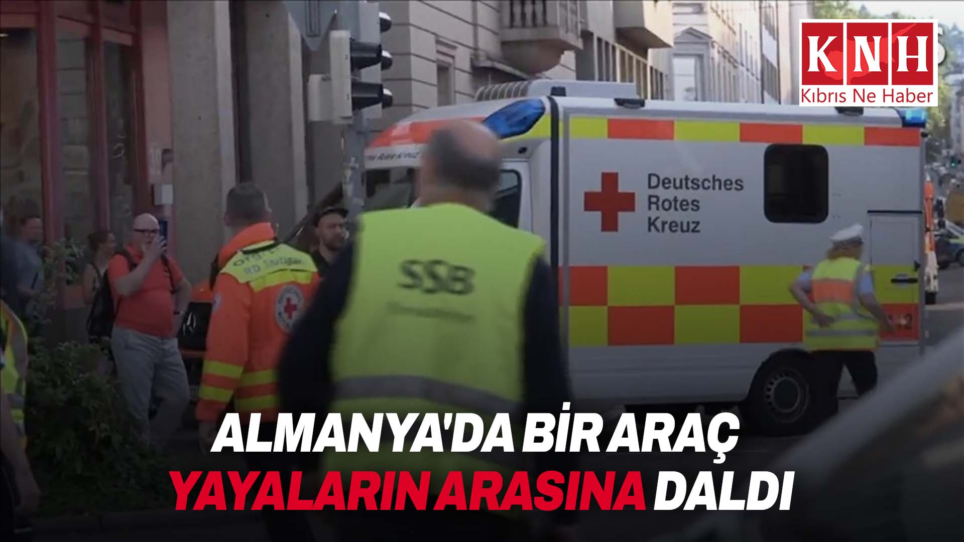 Almanya’nın Leipzig kentinde bir araç yayaların arasına daldı