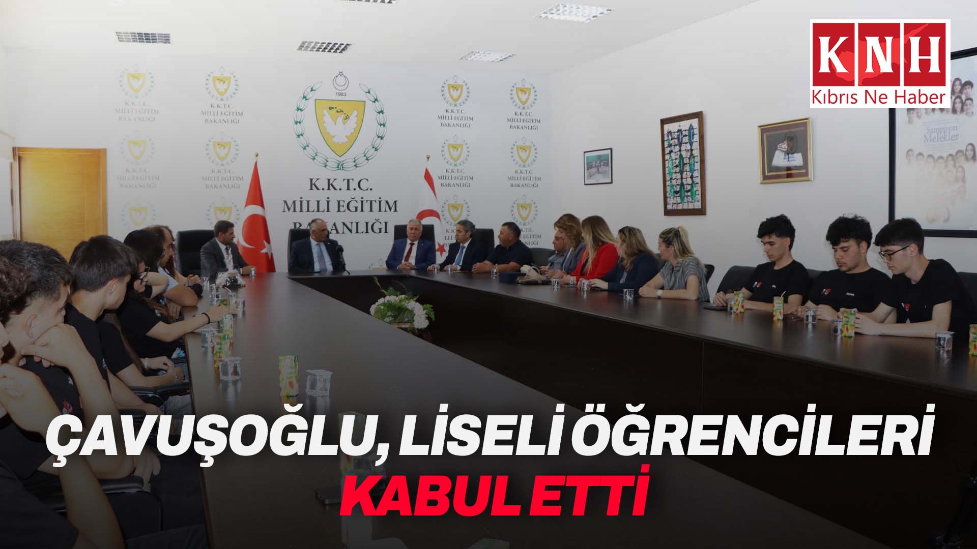 Çavuşoğlu, Polatpaşa Lisesi ve kardeş okulu Üsküdar Validebağ Fen Lisesi öğrencilerini kabul etti