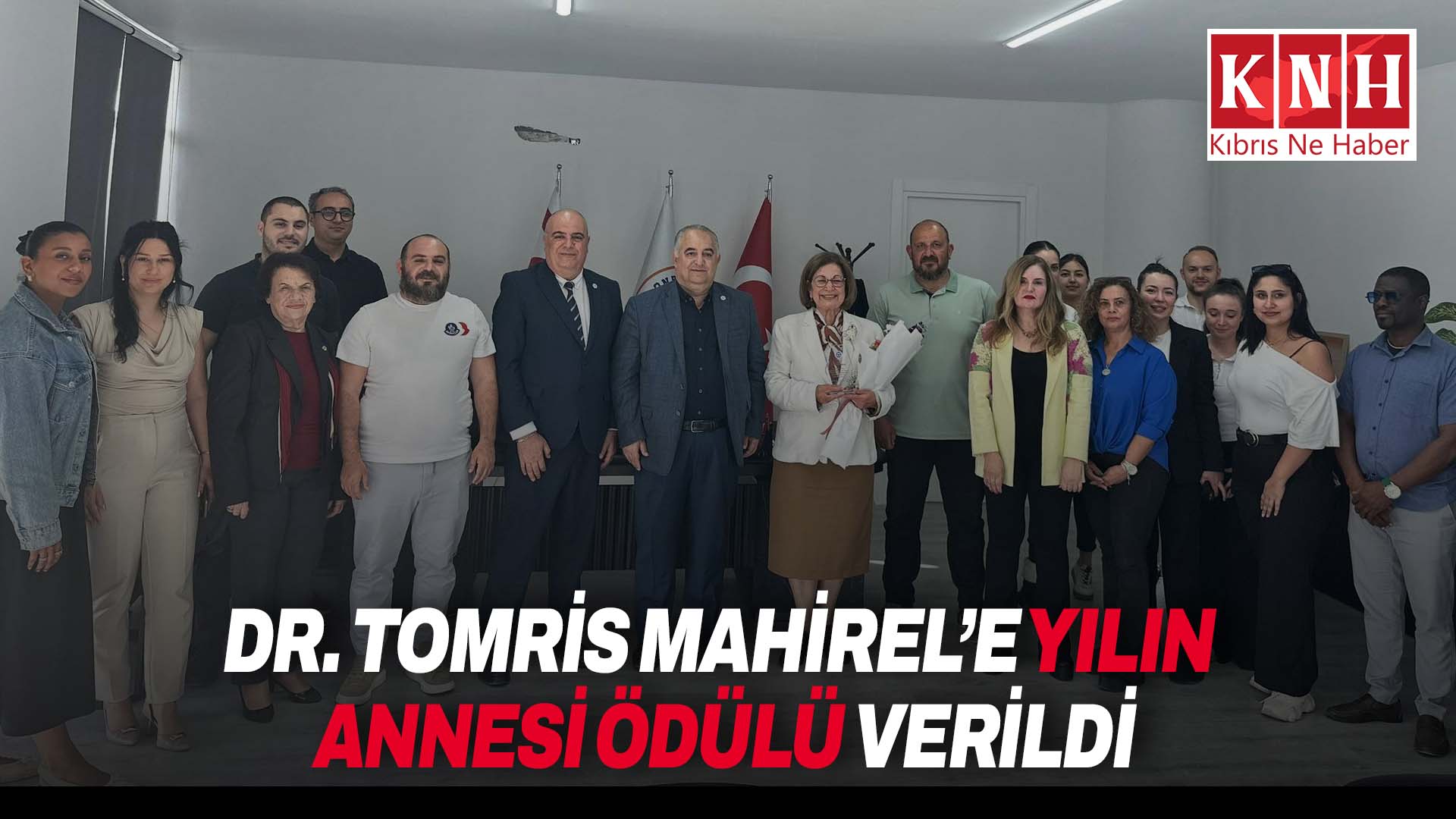 Dr. Tomris Mahirel’e yılın annesi ödülü verildi