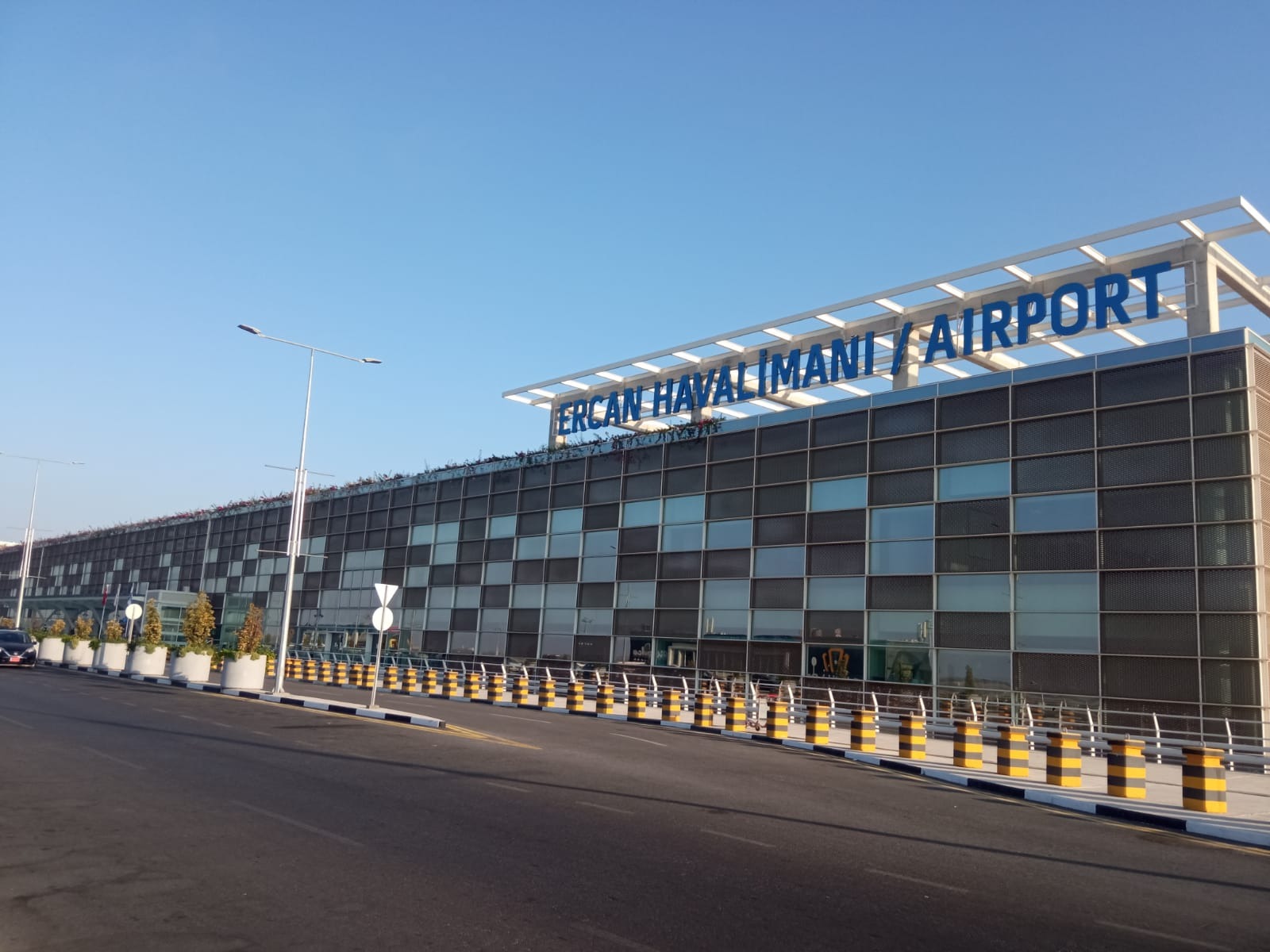 Bayram süresince Ercan Havalimanı’nda 181 bin yolcu ve 1232 uçak trafiği gerçekleşti